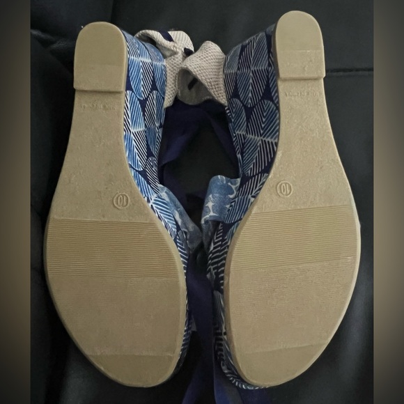 Old Navy: Blue, White, and Cream Women’s Lace Up Wedges: Size 10 - Picture 6 of 7